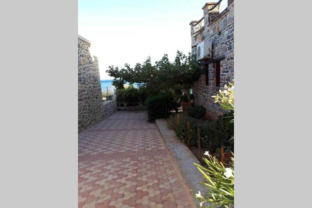 Traditional Stone House By The Sea... Kapetaniana Exterior photo
