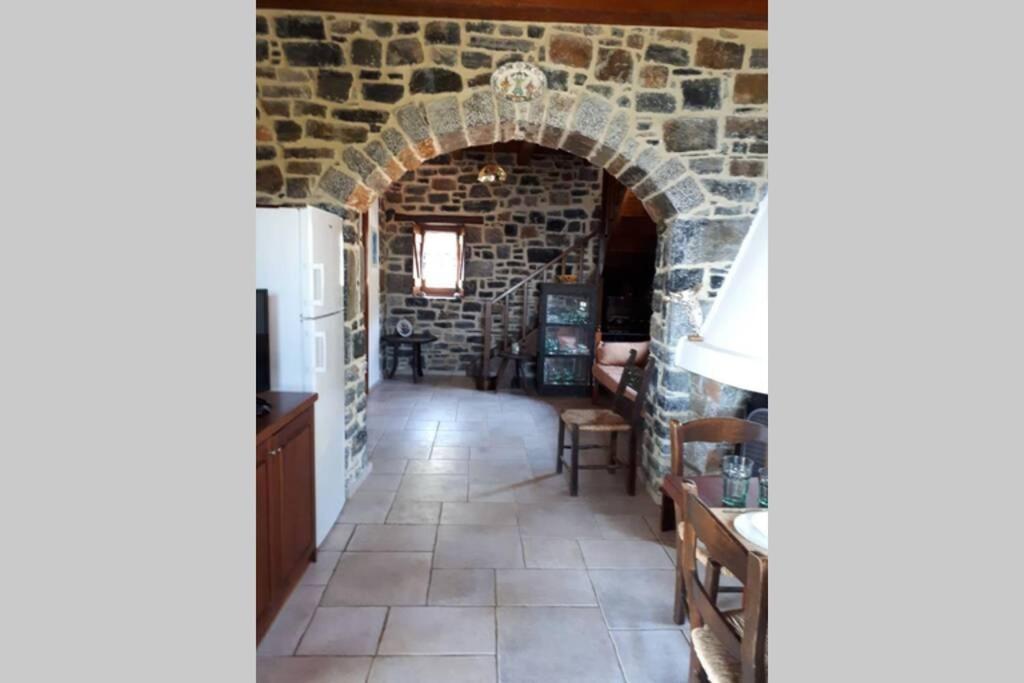 Traditional Stone House By The Sea... Kapetaniana Exterior photo