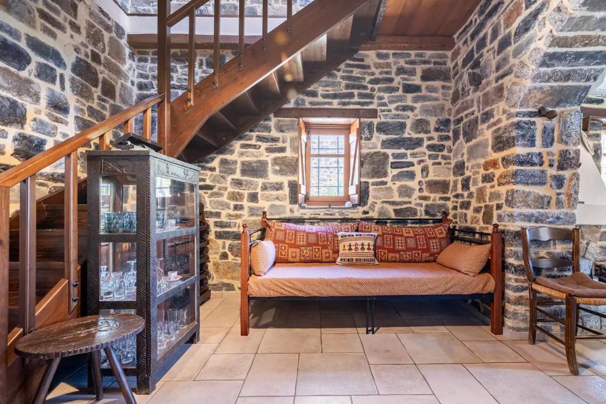 Traditional Stone House By The Sea... Kapetaniana Exterior photo