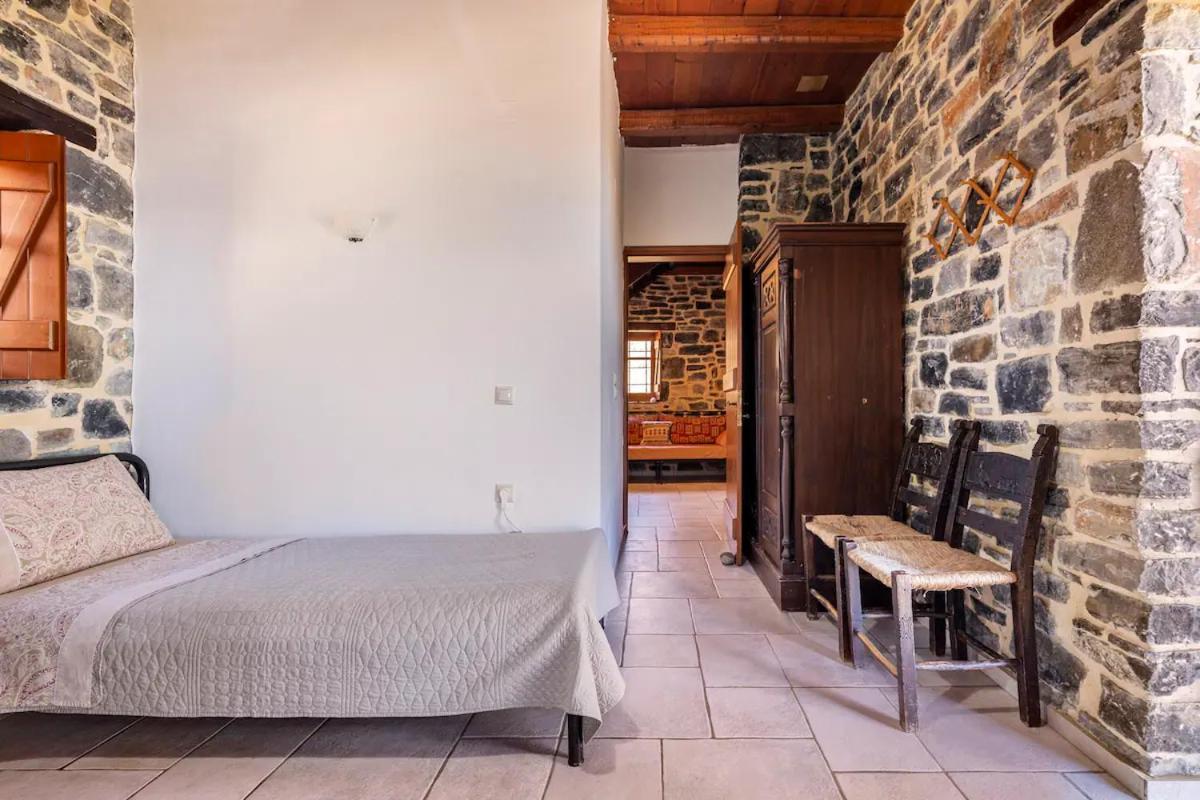 Traditional Stone House By The Sea... Kapetaniana Exterior photo