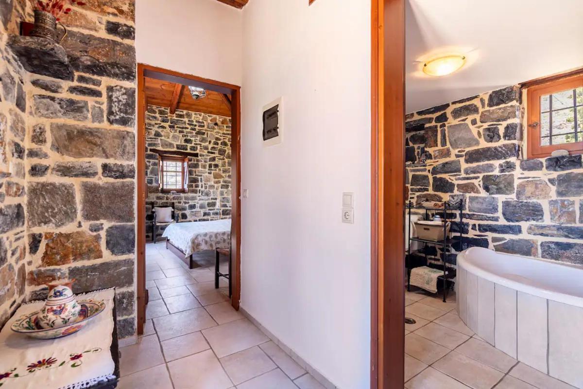 Traditional Stone House By The Sea... Kapetaniana Exterior photo