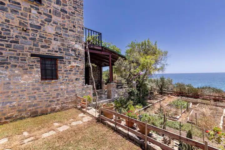 Traditional Stone House By The Sea... Kapetaniana Exterior photo