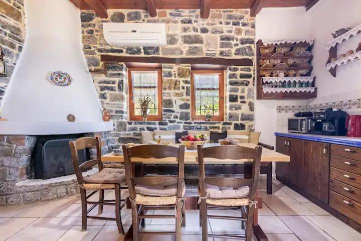 Traditional Stone House By The Sea... Kapetaniana Exterior photo